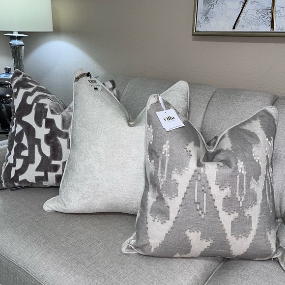 1-NWT CALLISTO HOME TEXTURED VELVET DECORATIVE PILLOWS (Please read description) - Picture 4 of 16